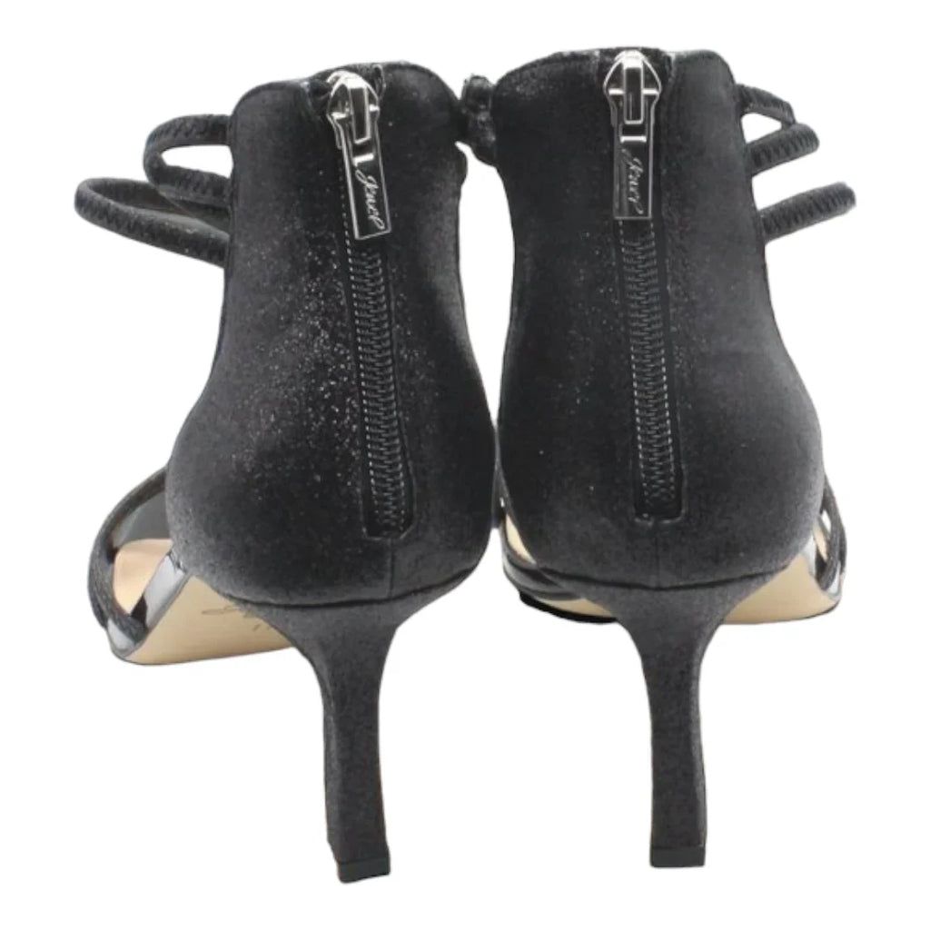 Elegance and Glamour: Jewel Badgley Mischka Sandals for Unforgettable Moments"