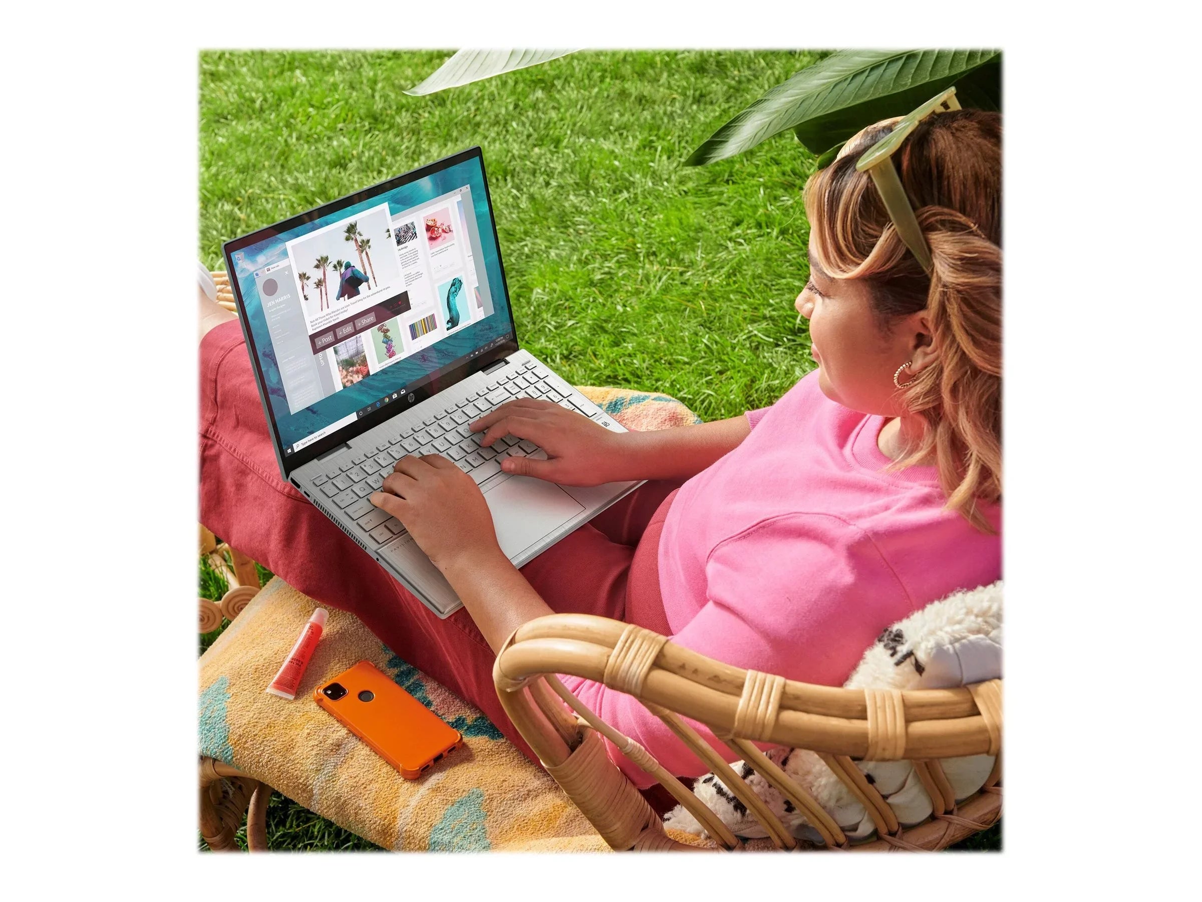 Pavilion x360 Laptop 15-er0051nr - Flip design - Intel Core i5 1135G7 / 2.4 GHz - Win 10 Home 64-bit - Iris Xe Graphics - 8   - 512   NVMe - 15.6"  touchscreen 1920 x 1080 (Full ) - Wi-Fi 6 - natural silver - kbd: