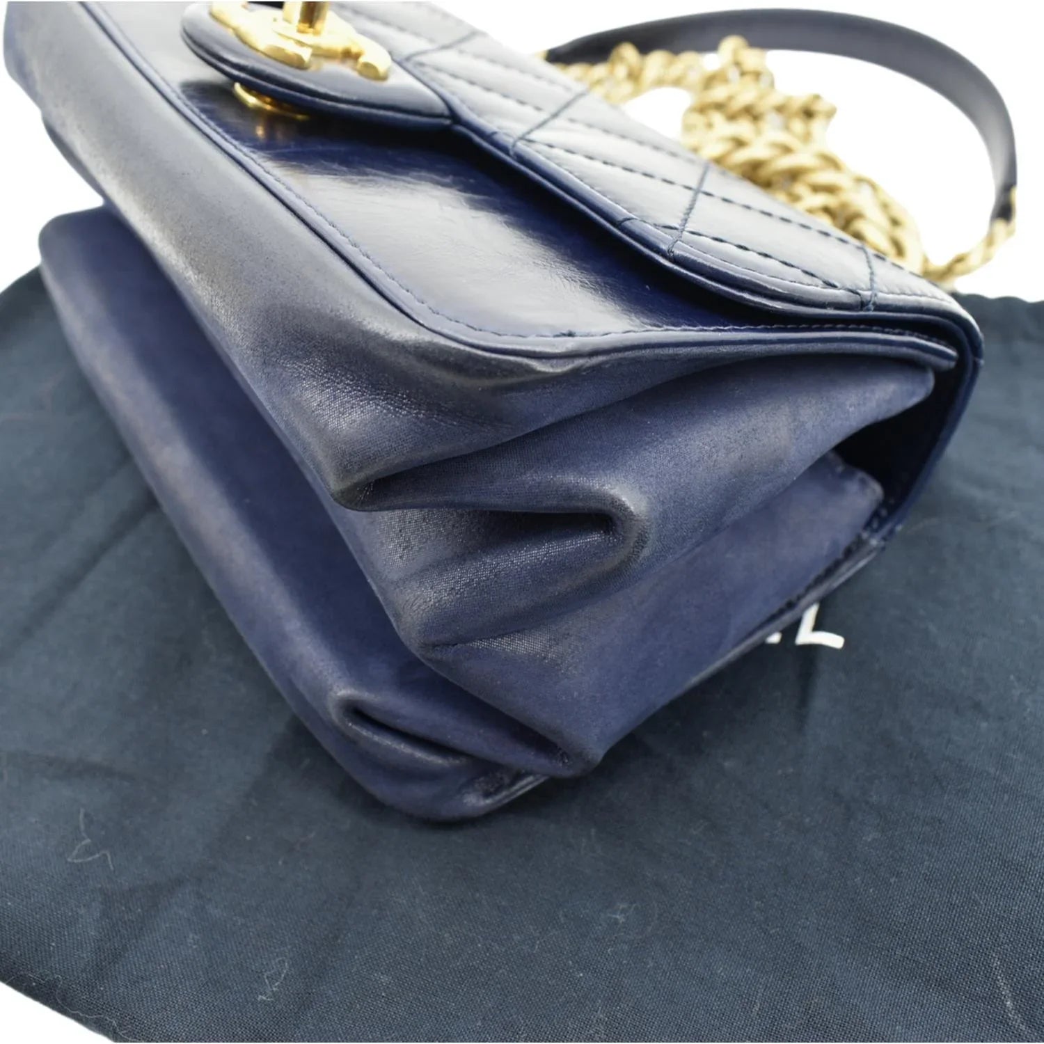 Pre-Owned  Chain Handle  Flap Quilted Leather Shoulder Bag Blue