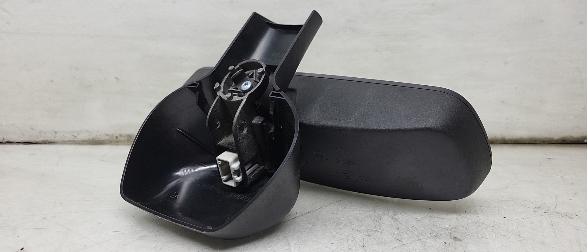 Pre-Owned 16 2016 Dodge Ram 1500 Interior Rear View Mirror  (Good)