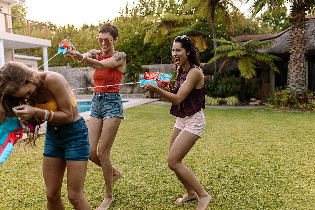 Prextex Red Plastic Water Shooter Blaster Squirt Guns, 4 Pack Girls and Boys
