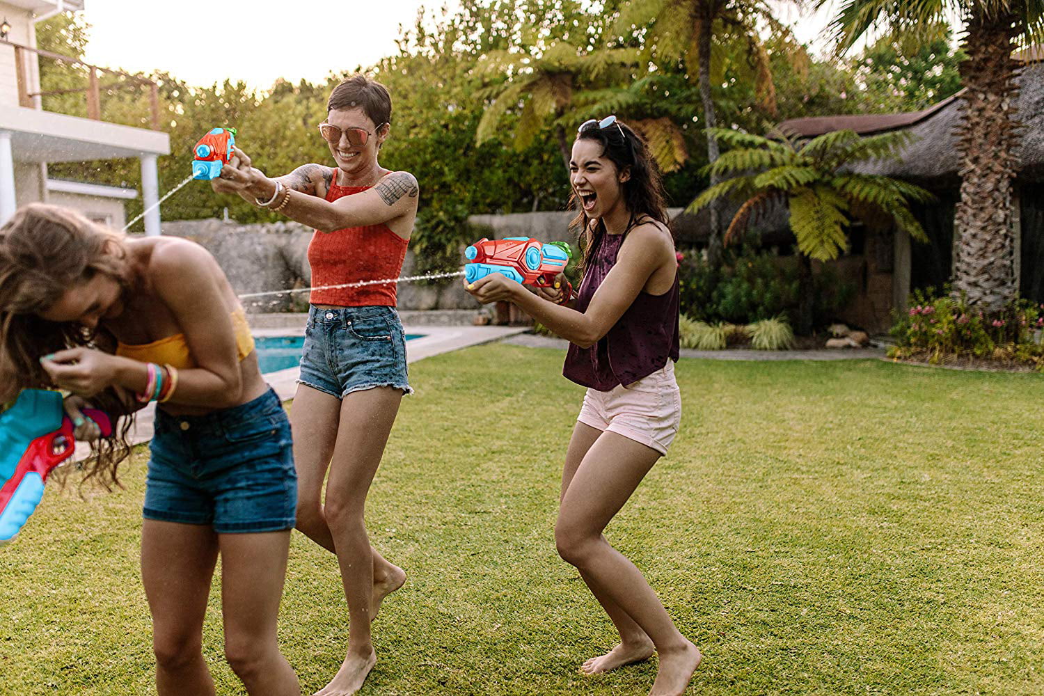 Prextex Red Plastic Water Shooter Blaster Squirt Guns, 4 Pack Girls and Boys
