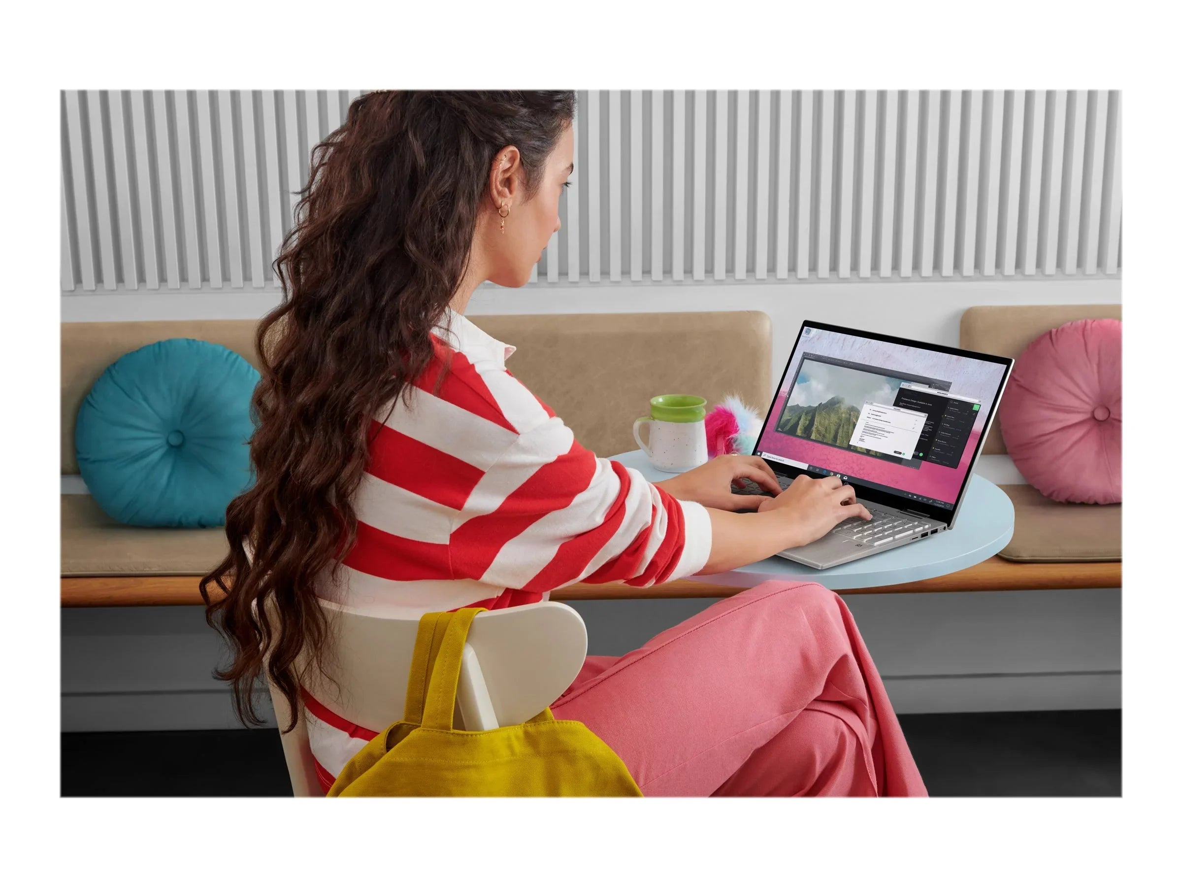 Pavilion x360 Laptop 15-er0051nr - Flip design - Intel Core i5 1135G7 / 2.4 GHz - Win 10 Home 64-bit - Iris Xe Graphics - 8   - 512   NVMe - 15.6"  touchscreen 1920 x 1080 (Full ) - Wi-Fi 6 - natural silver - kbd: