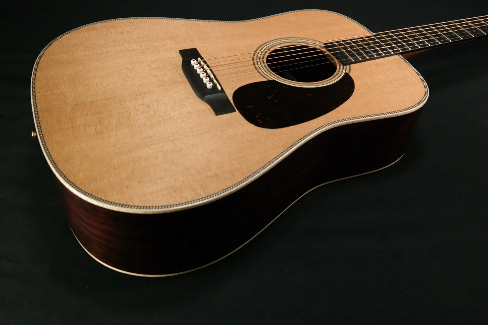 Martin Guitar -28E Modern Deluxe Acoustic-Electric Guitar with Hardshell Gig Case, Sitka Spruce and East Indian Rosewood Construction, -14 Fret and Vintage Deluxe Neck Shape 109