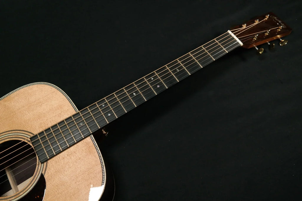 Martin Guitar -28E Modern Deluxe Acoustic-Electric Guitar with Hardshell Gig Case, Sitka Spruce and East Indian Rosewood Construction, -14 Fret and Vintage Deluxe Neck Shape 109