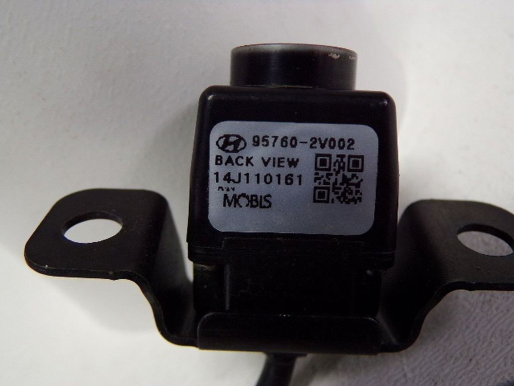 Pre-Owned 12-18 Hyundai Veloster Rear View Backup Camera   (Good)