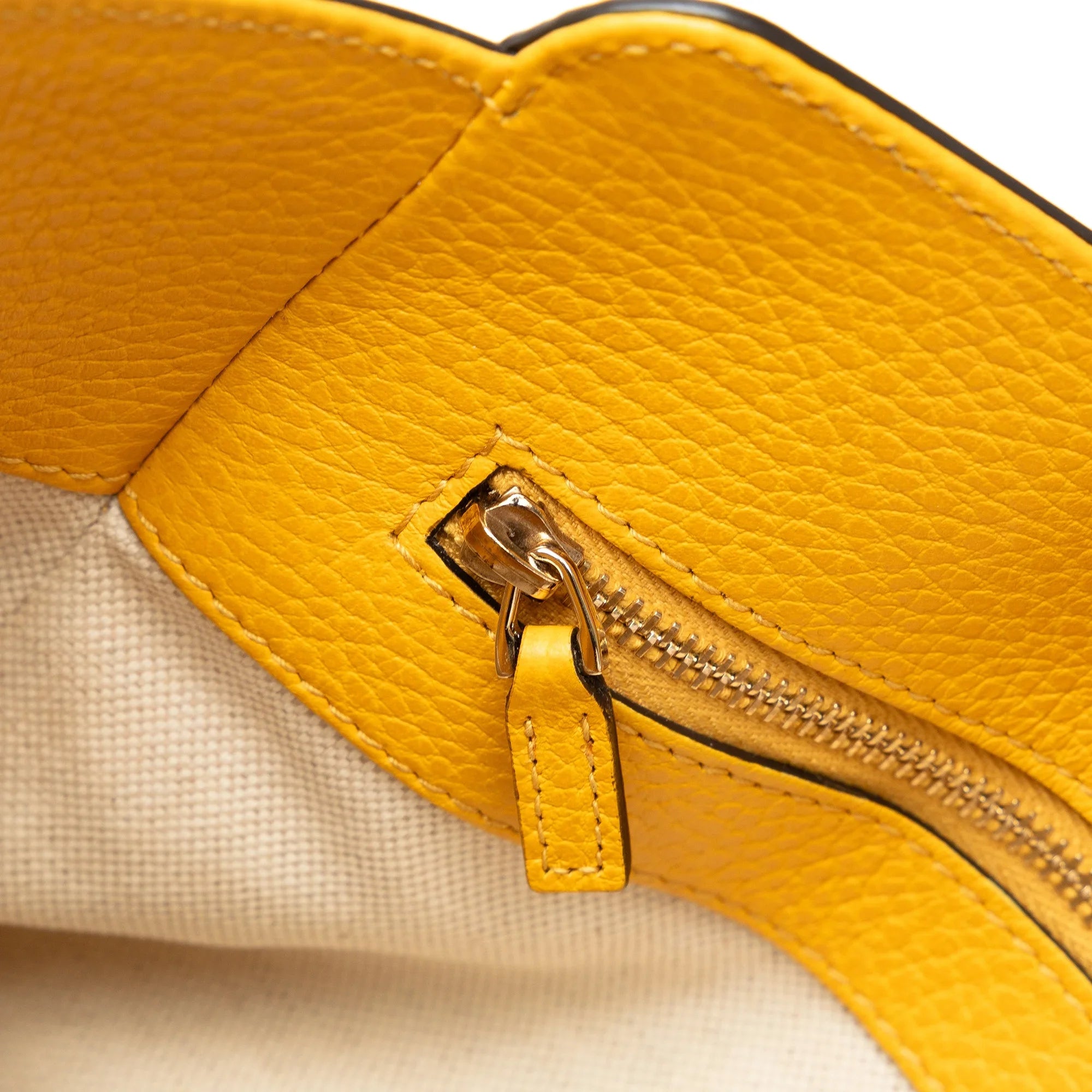 Pre-Owned Authenticated Gucci Medium Swing Tote Calf Leather Yellow Tote Bag Unisex (Good)