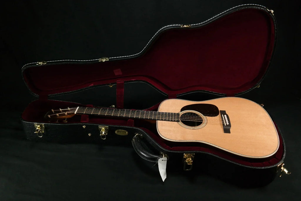 Martin Guitar -28E Modern Deluxe Acoustic-Electric Guitar with Hardshell Gig Case, Sitka Spruce and East Indian Rosewood Construction, -14 Fret and Vintage Deluxe Neck Shape 109