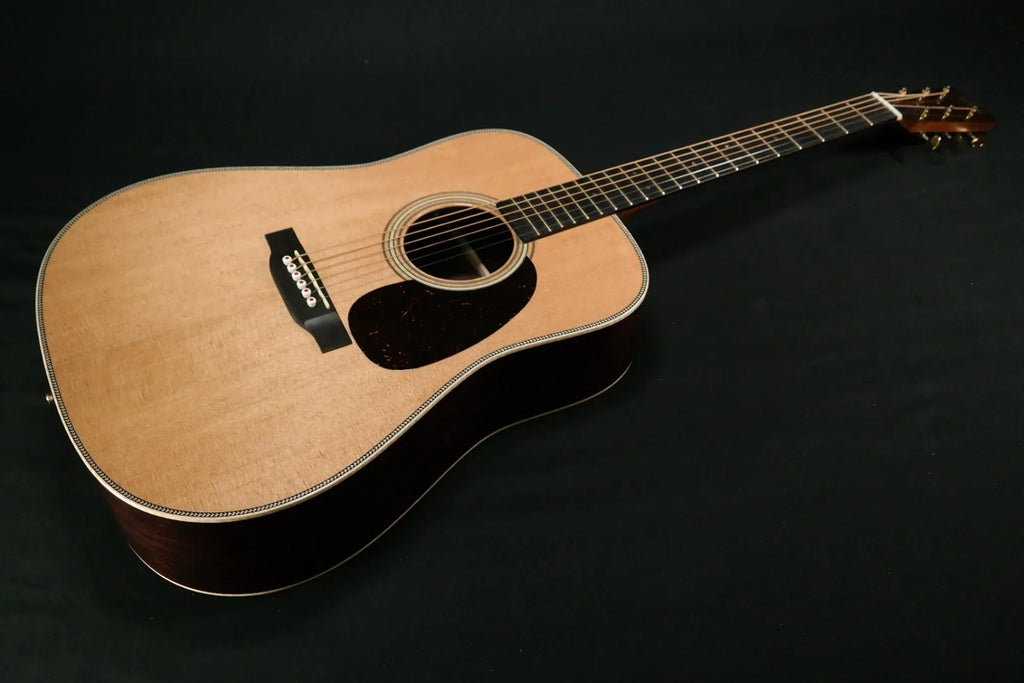 Martin Guitar -28E Modern Deluxe Acoustic-Electric Guitar with Hardshell Gig Case, Sitka Spruce and East Indian Rosewood Construction, -14 Fret and Vintage Deluxe Neck Shape 109