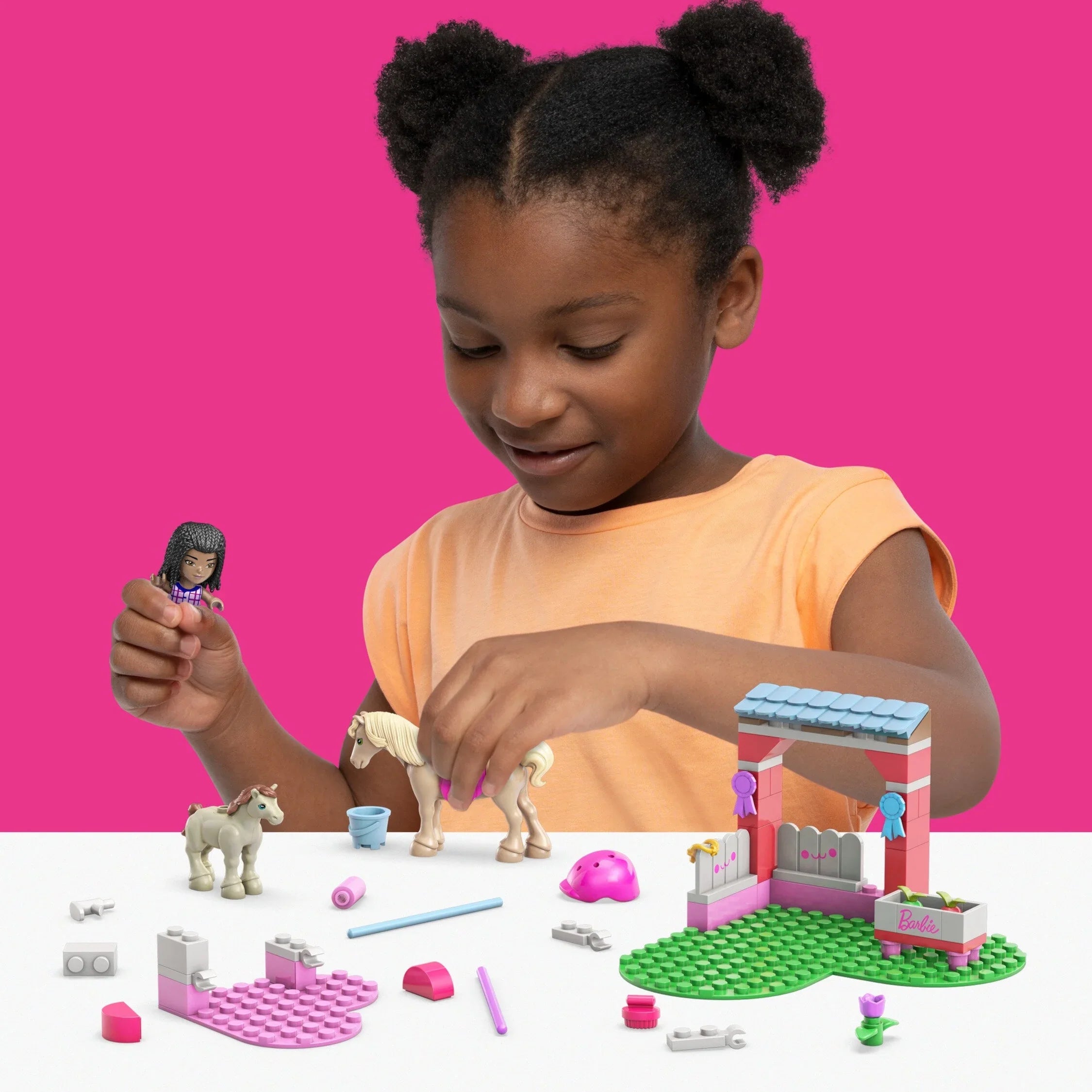 Barbie Building Toy Kit Horse Jumping with 1 Micro-Doll and Horses (73 Pieces)