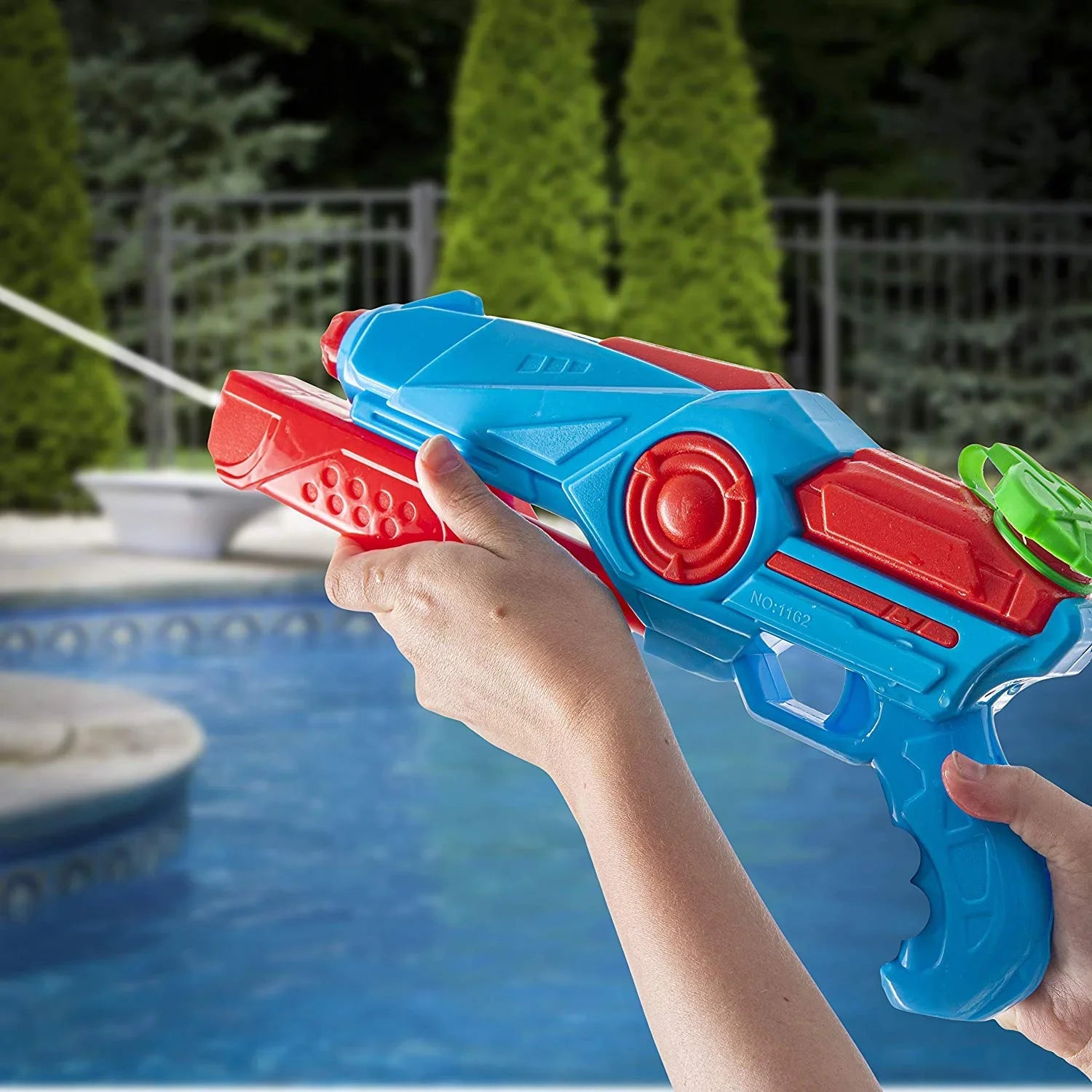 Prextex Red Plastic Water Shooter Blaster Squirt Guns, 4 Pack Girls and Boys
