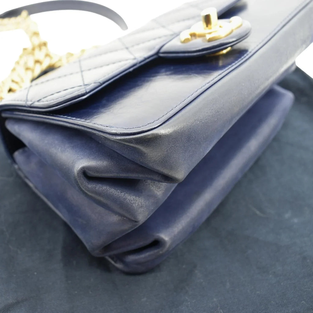 Pre-Owned  Chain Handle  Flap Quilted Leather Shoulder Bag Blue