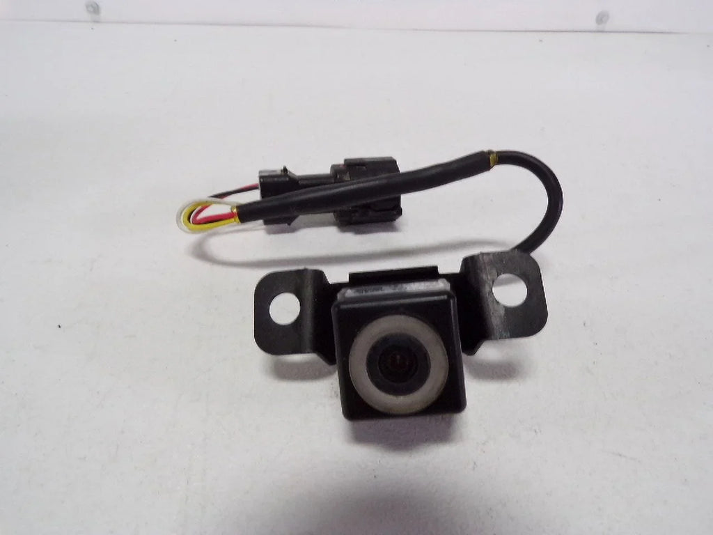 Pre-Owned 12-18 Hyundai Veloster Rear View Backup Camera   (Good)