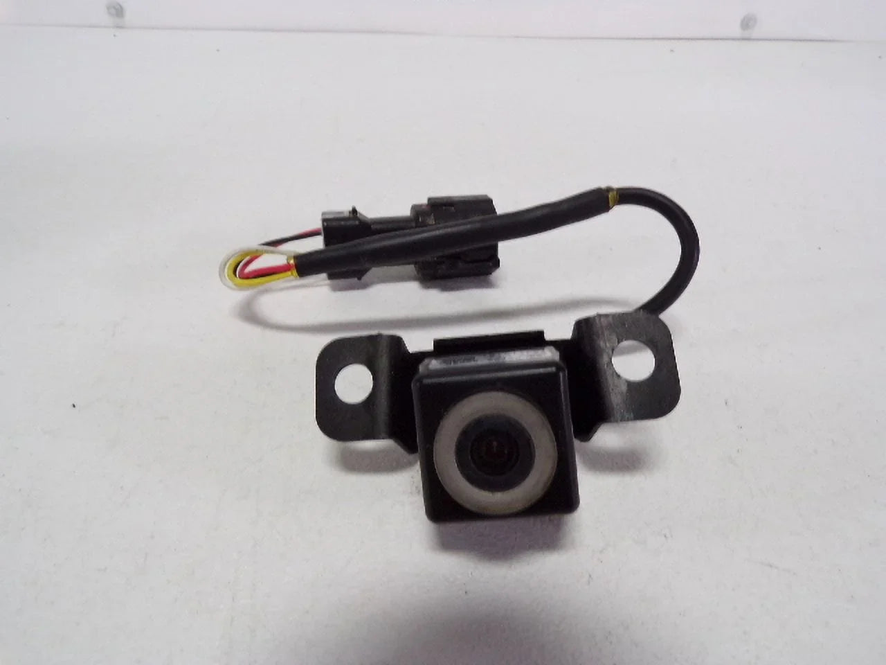 Pre-Owned 12-18 Hyundai Veloster Rear View Backup Camera   (Good)