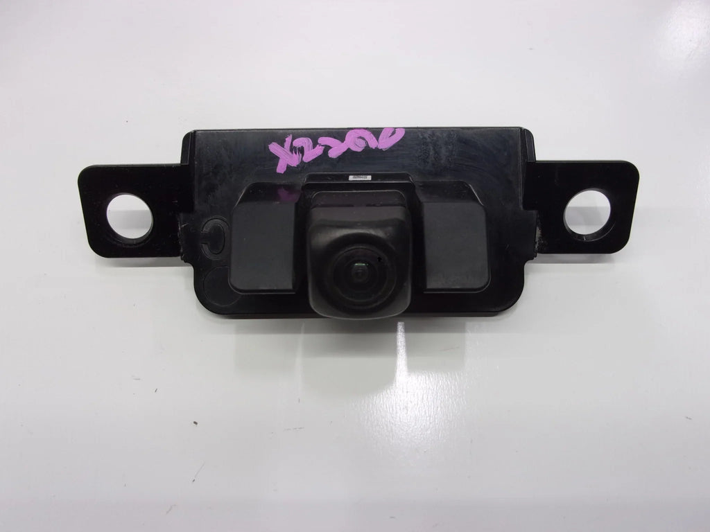 Pre-Owned 2018-2020 Toyota Camry Backup Rear View Camera  86790-06090  (Good)