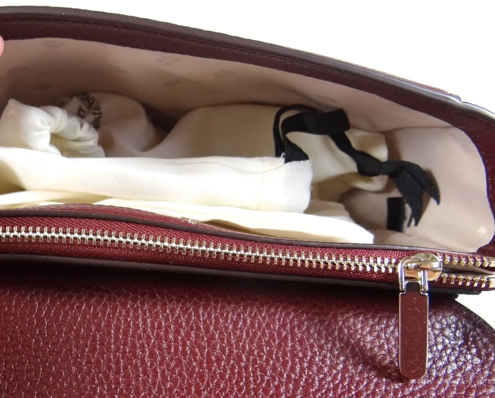 Kate Spade New York Knott Saddle Pebbled Leather Medium crossbody Bag