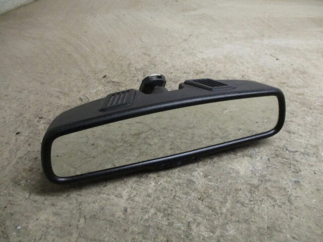 Pre-Owned Jeep Compass Dodge Caravan Rear View Mirror w/Auto Dim   (Good)