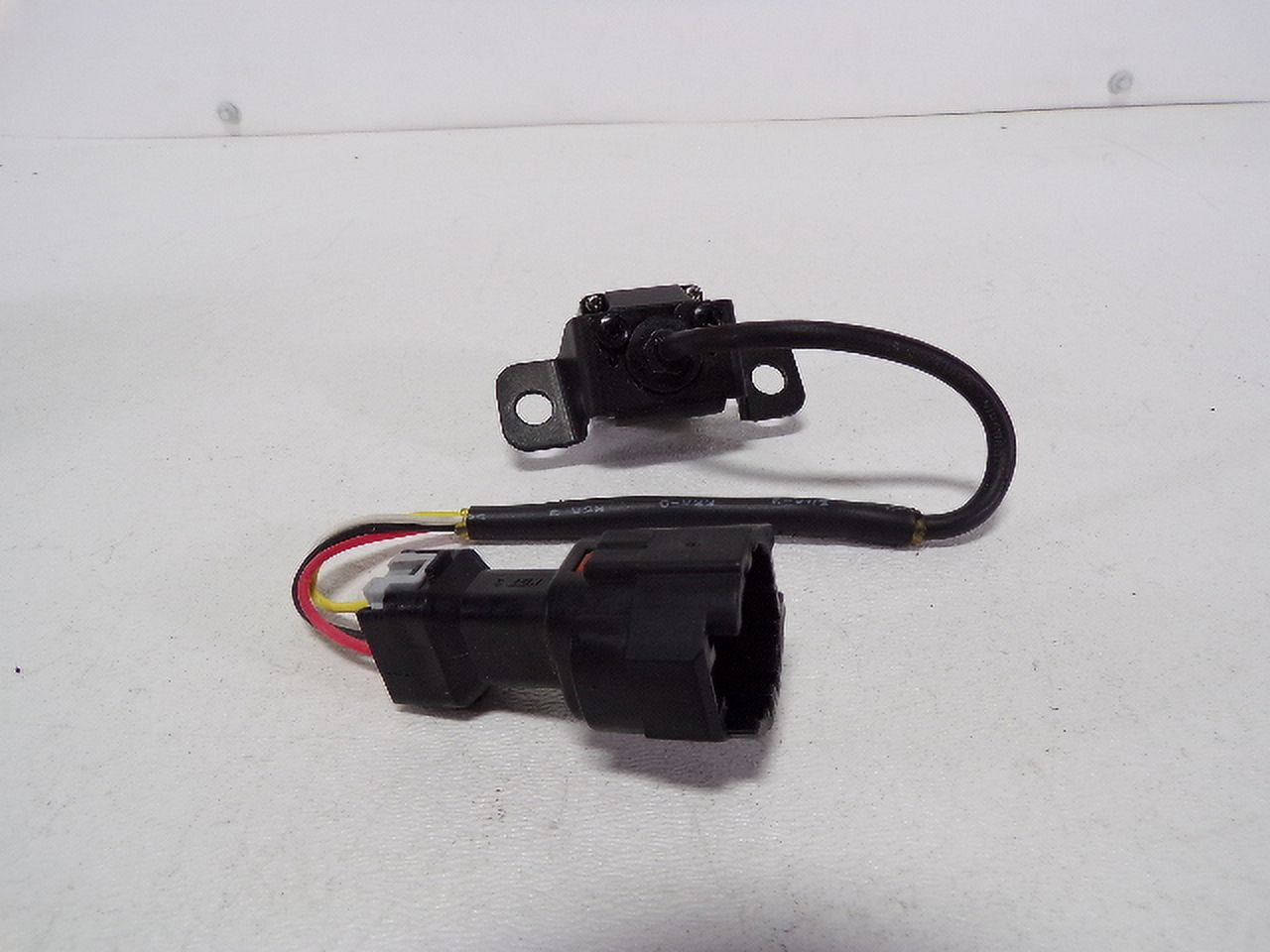 Pre-Owned 12-18 Hyundai Veloster Rear View Backup Camera   (Good)