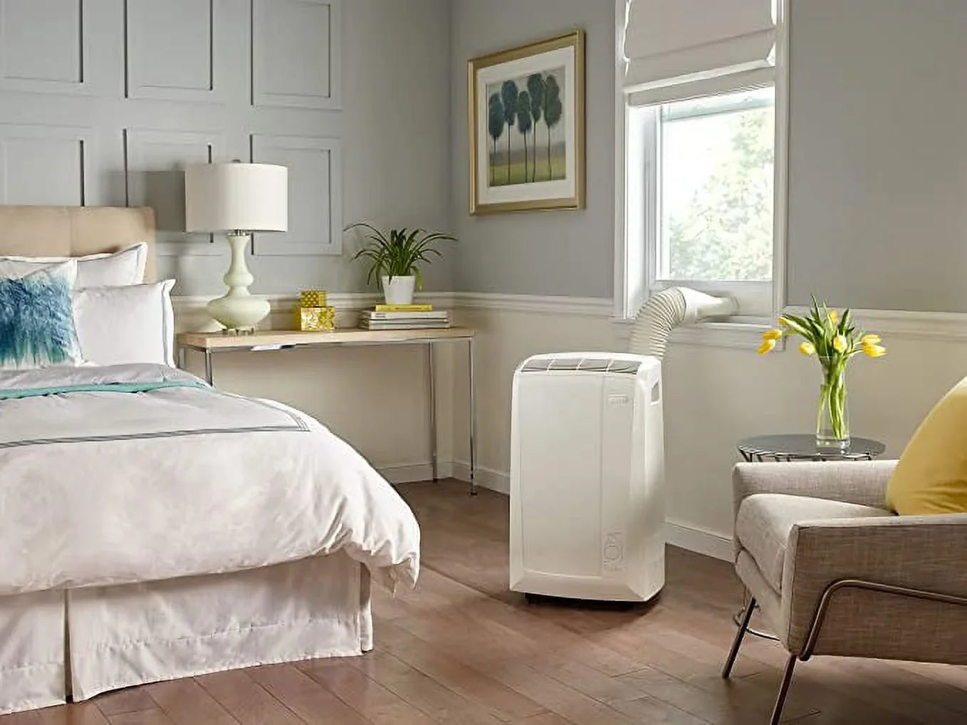 Restored DeLonghi 6,700  (10,000  ) 3-Speed Portable Air Conditioner with Dehumidifier (Refurbished)