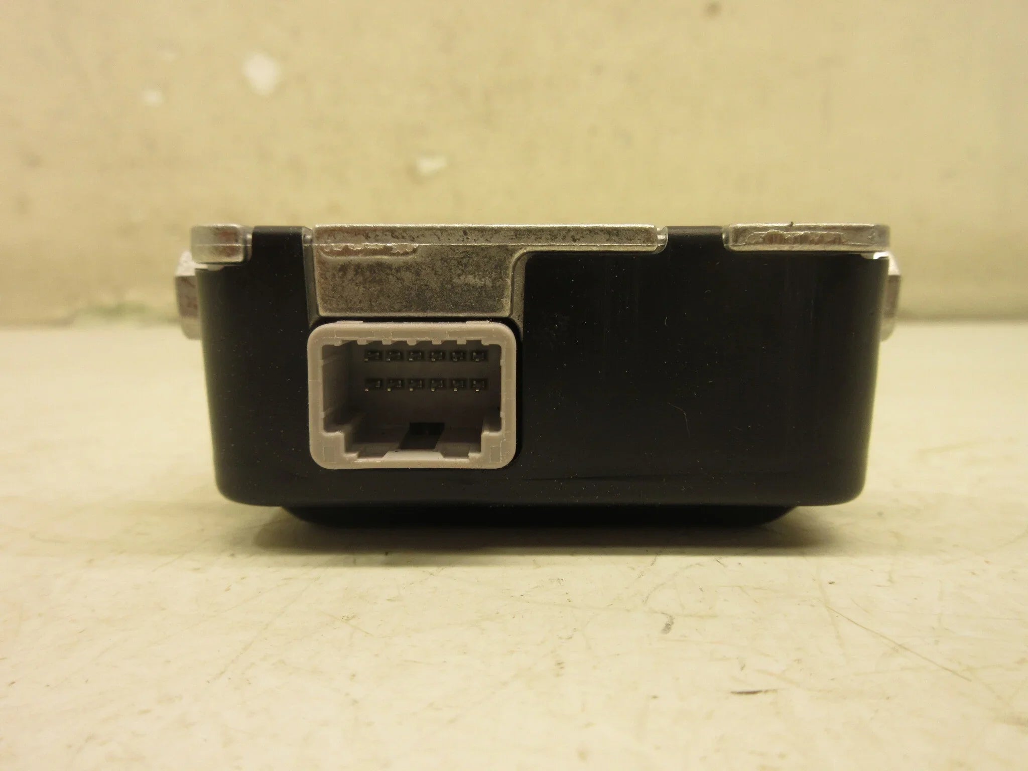 Pre-Owned 18-23 Toyota Tacoma Front Windshield Mounted Lane Departure Warning Camera  (Good)